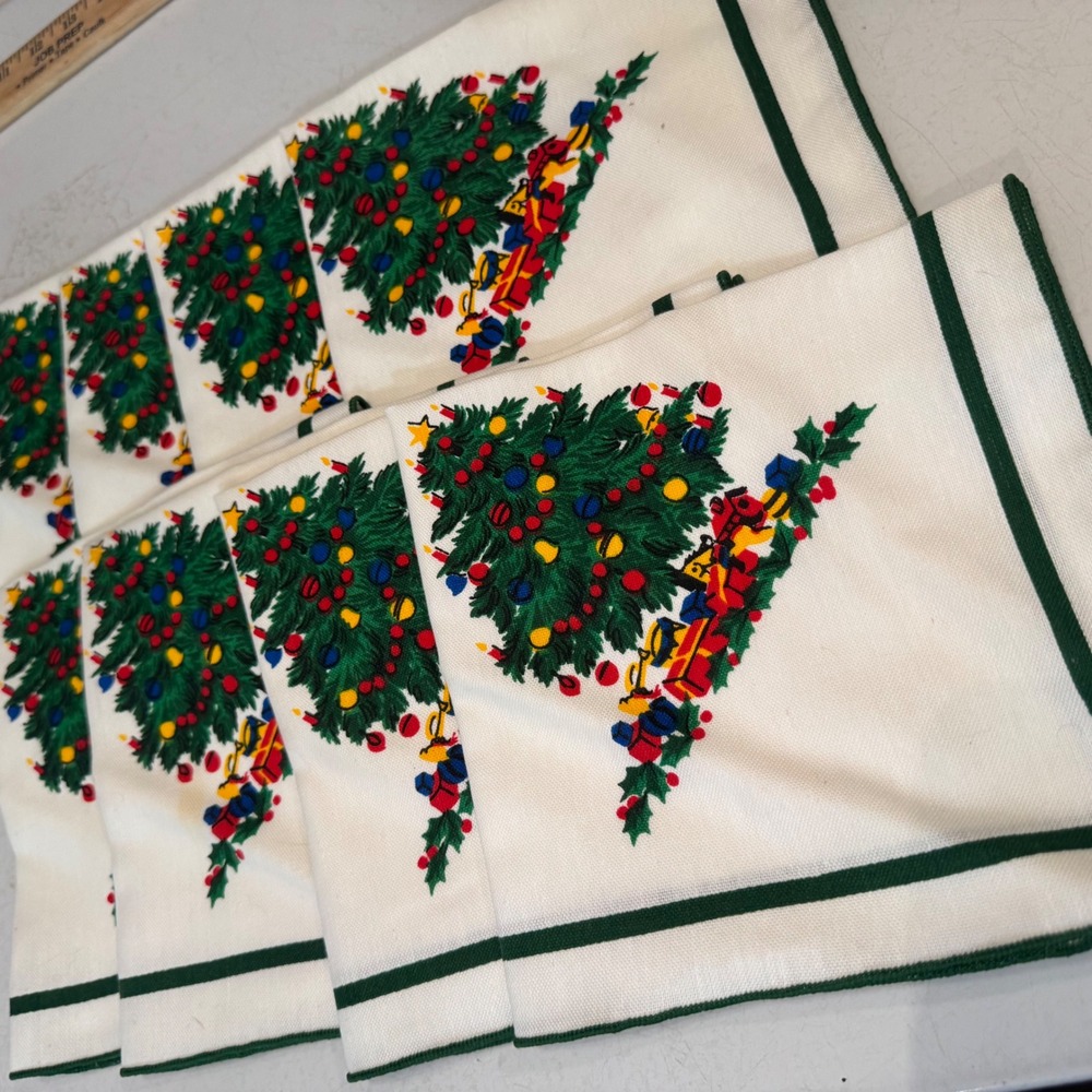 Cloth Napkins Set of 8 16x16 White Green Christmas Tree Gift Print Holiday Decor